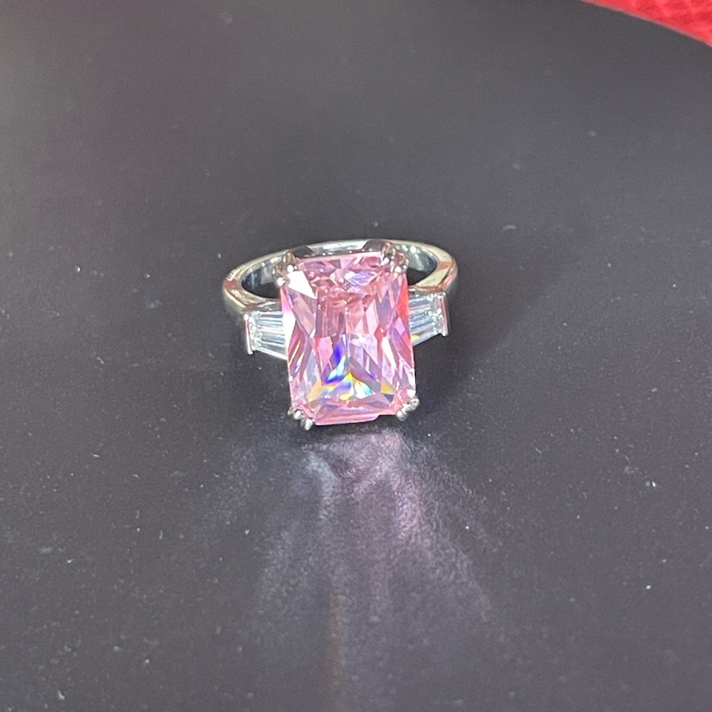 New pink glass stone ring
